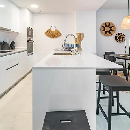 Apartamento Lmea1.b.b - Modern 1-bed Flat With Pool Balcony