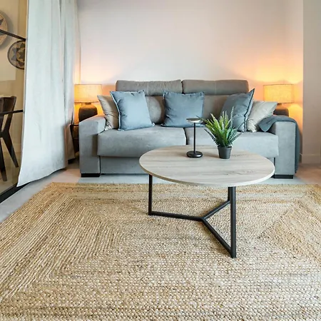 Lmea1.b.b - Modern 1-bed Flat With Pool Balcony Διαμέρισμα Εστεπόνα