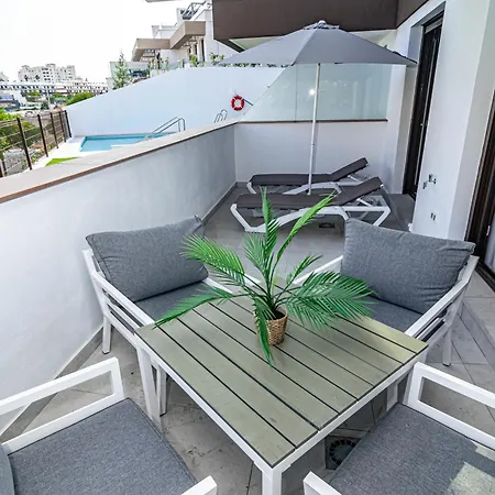 Διαμέρισμα Lmea1.b.b - Modern 1-bed Flat With Pool Balcony *