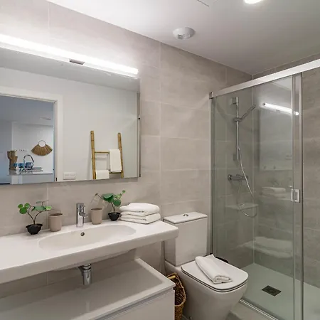 Lmea1.b.b - Modern 1-bed Flat With Pool Balcony Apartment