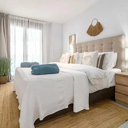 Lmea1.b.b - Modern 1-bed Flat With Pool Balcony Apartment